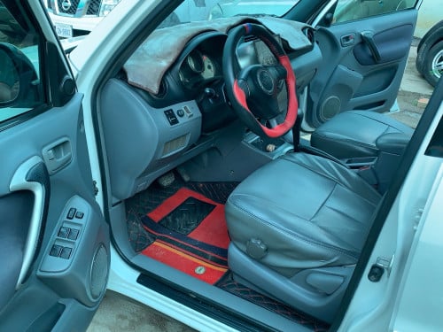 Rav4L ឆ្នាំ 02 ប៉ុង1 Full បេីកតំបូល សកាំម៉ៃ