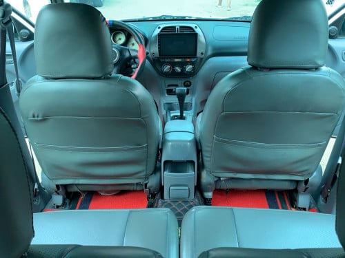 Rav4L ឆ្នាំ 02 ប៉ុង1 Full បេីកតំបូល សកាំម៉ៃ