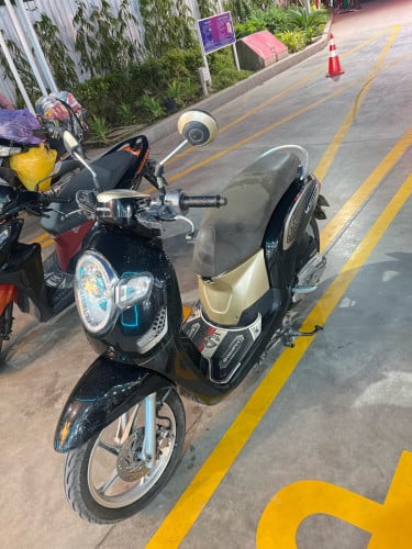 Scoopy2018 មានពន្ធម្ចាស់ដេីម