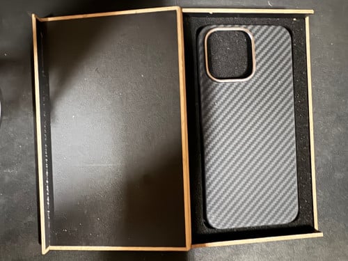 Sell case carbon 15pro max 600D