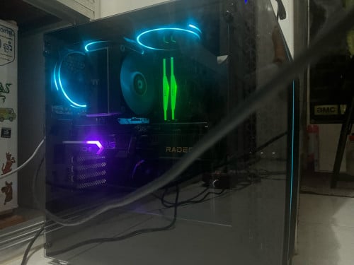 Sell pc ប្រើផ្ទាល់ខ្លួន គុណភាពនៅ 99% ថ្មីណាស់