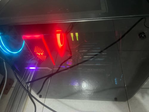 Sell pc ប្រើផ្ទាល់ខ្លួន គុណភាពនៅ 99% ថ្មីណាស់