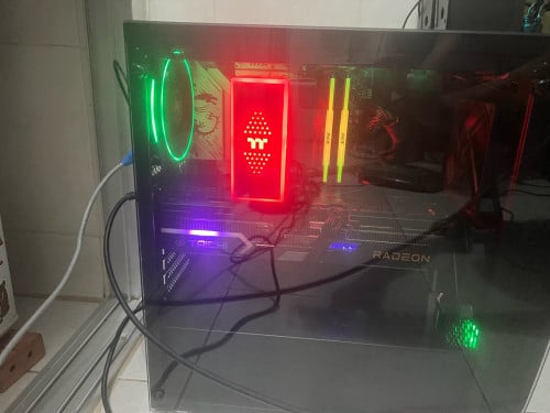 Sell pc ប្រើផ្ទាល់ខ្លួន គុណភាពនៅ 99% ថ្មីណាស់