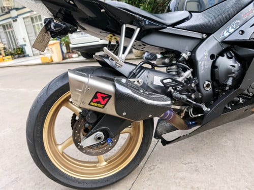 Selling YAMAHA YZF R6 600cc