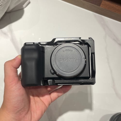 Sony zv e10 body good condition