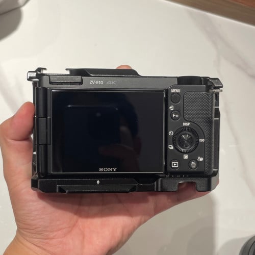 Sony zv e10 body good condition