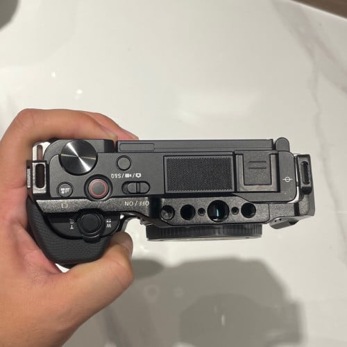 Sony zv e10 body good condition