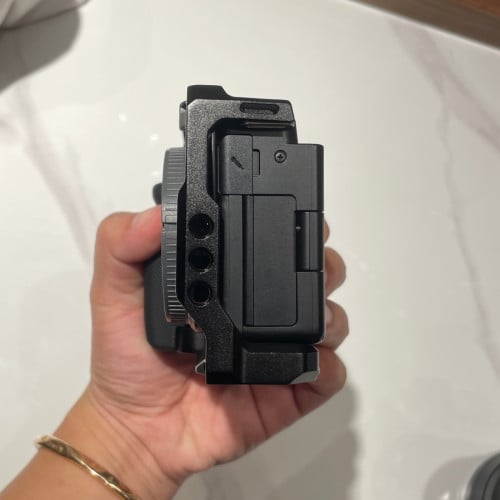 Sony zv e10 body good condition