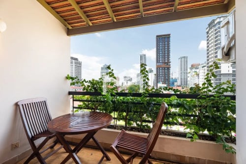 Spacious 2 Bedroom Apartment for RENT in BKK1