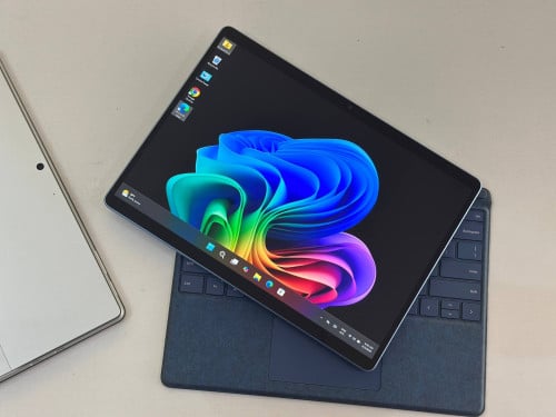 Surface Pro 9 ( Grade A )CPU Core i5-12th, RAM 16GB, 8GB, SSD 256GB, 2K Touch Screen