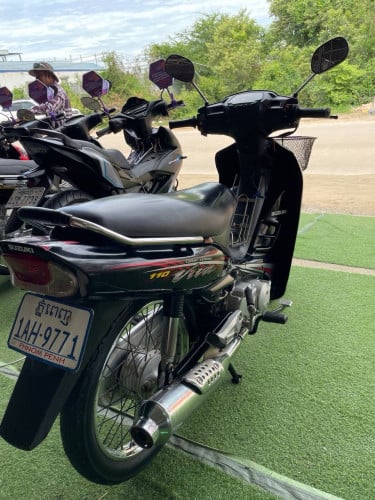suzuki viva 110cc 08មានពន្ធកាតគ្រីត្រឹមត្រូវ ម៉ាស៊ីនតាន់ ដៃជើងសាណុំសុីន500$ បង់រំលស់បាន