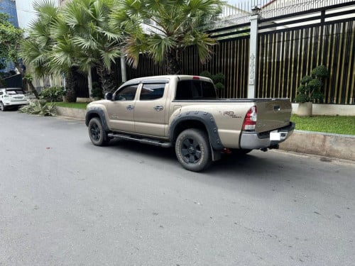 TACOMA 2006 For Rent /出租
