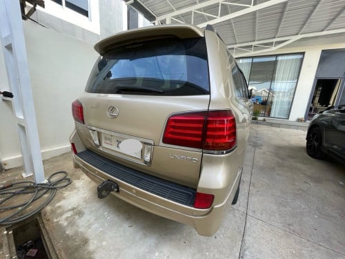 Toyota 570 2011