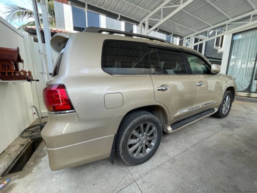 Toyota 570 2011