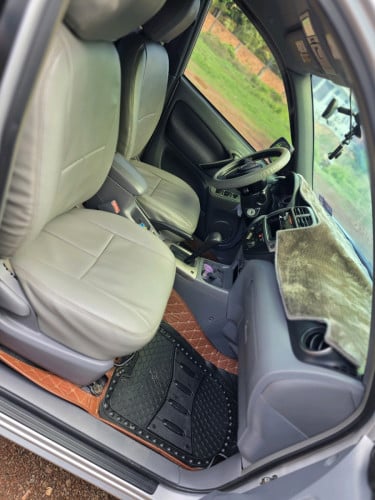 Toyota RAV4 01 Pong1