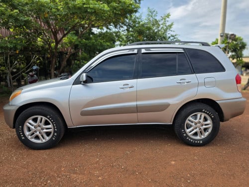 Toyota RAV4 01 Pong1