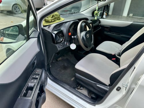 Toyota vitz 011 ស្មាតឃី ឡានថ្មីណាស់ ម្ចាស់ដើម