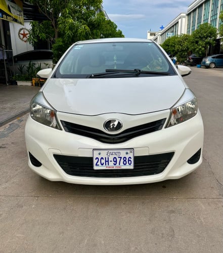 Toyota vitz 011 ស្មាតឃី ឡានថ្មីណាស់ ម្ចាស់ដើម