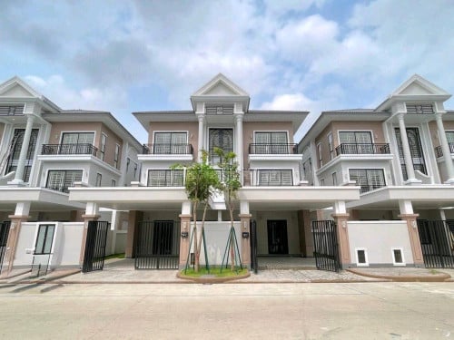 Twin Villa លក់បន្ទាន់