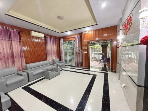 Twin Villa 4 Bedrooms for RENT near RATANA Plaza/Royal Phnom Penh Hospital