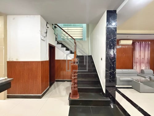 Twin Villa 4 Bedrooms for RENT near RATANA Plaza/Royal Phnom Penh Hospital