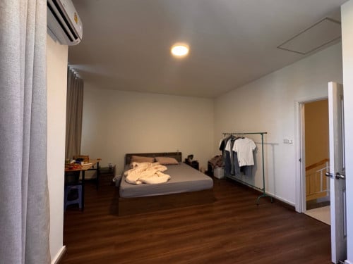 Twin Villa 4 Bedrooms For Sale At Peng Hout Beoung Snor.