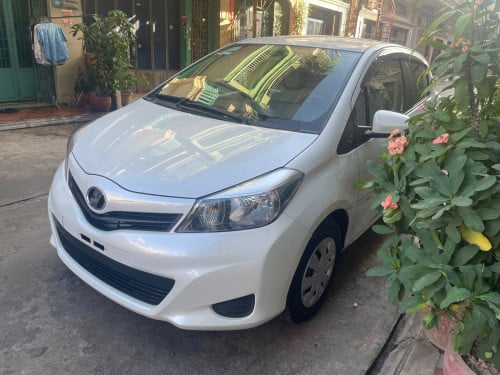 Vitz 2012 White