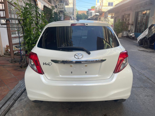 Vitz 2012 White