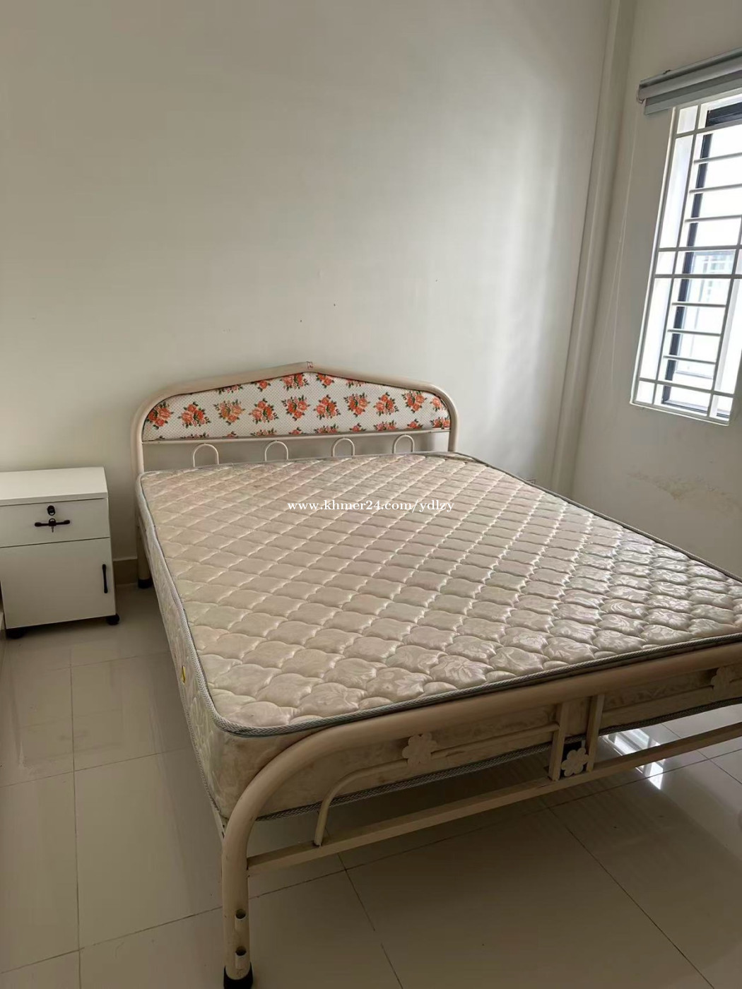 Selling my own Simmons mattress and bed at a great price