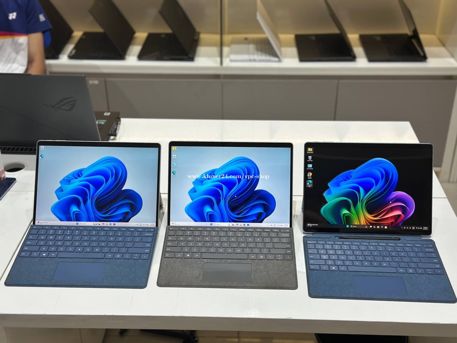 Surface Pro 9 ( Grade A )CPU Core i5-12th, RAM 16GB, 8GB, SSD 256GB, 2K Touch Screen