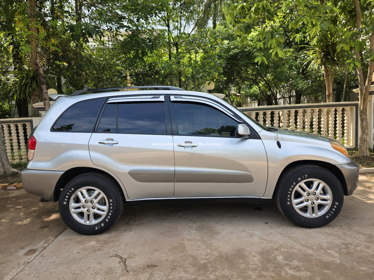 Toyota RAV4 01 Pong1