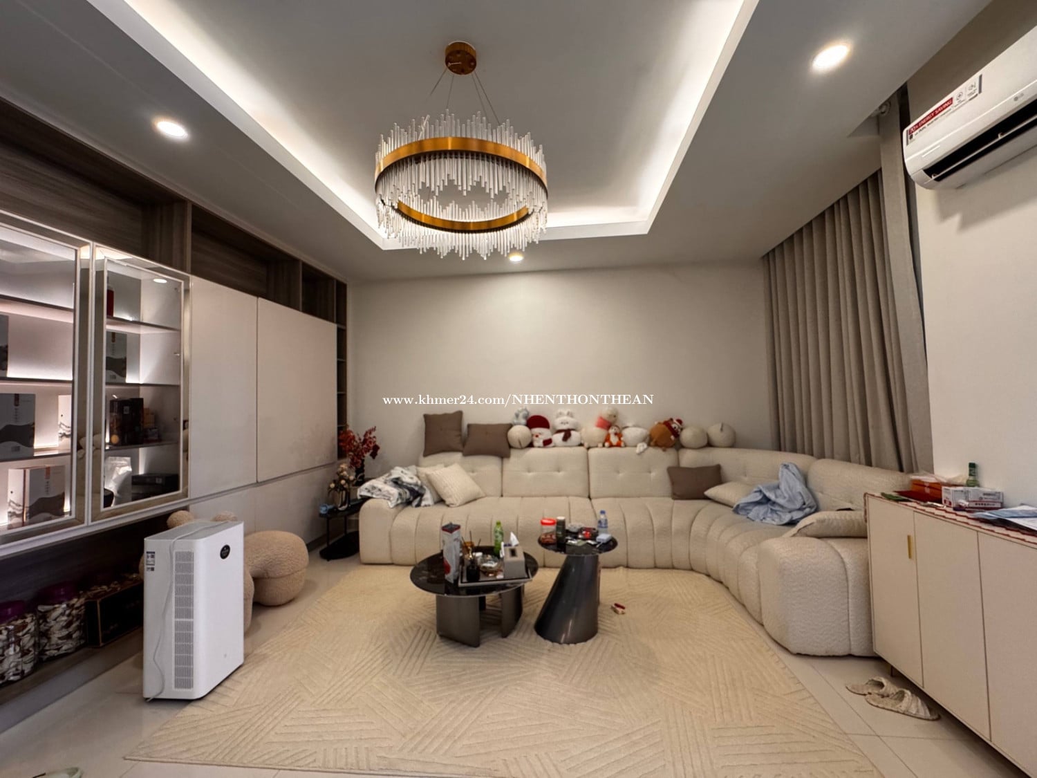 Twin Villa 4 Bedrooms For Sale At Peng Hout Beoung Snor.