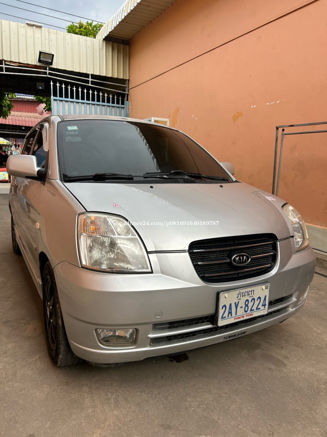 ឡានលក់ឆ្នាំ 04 SLX