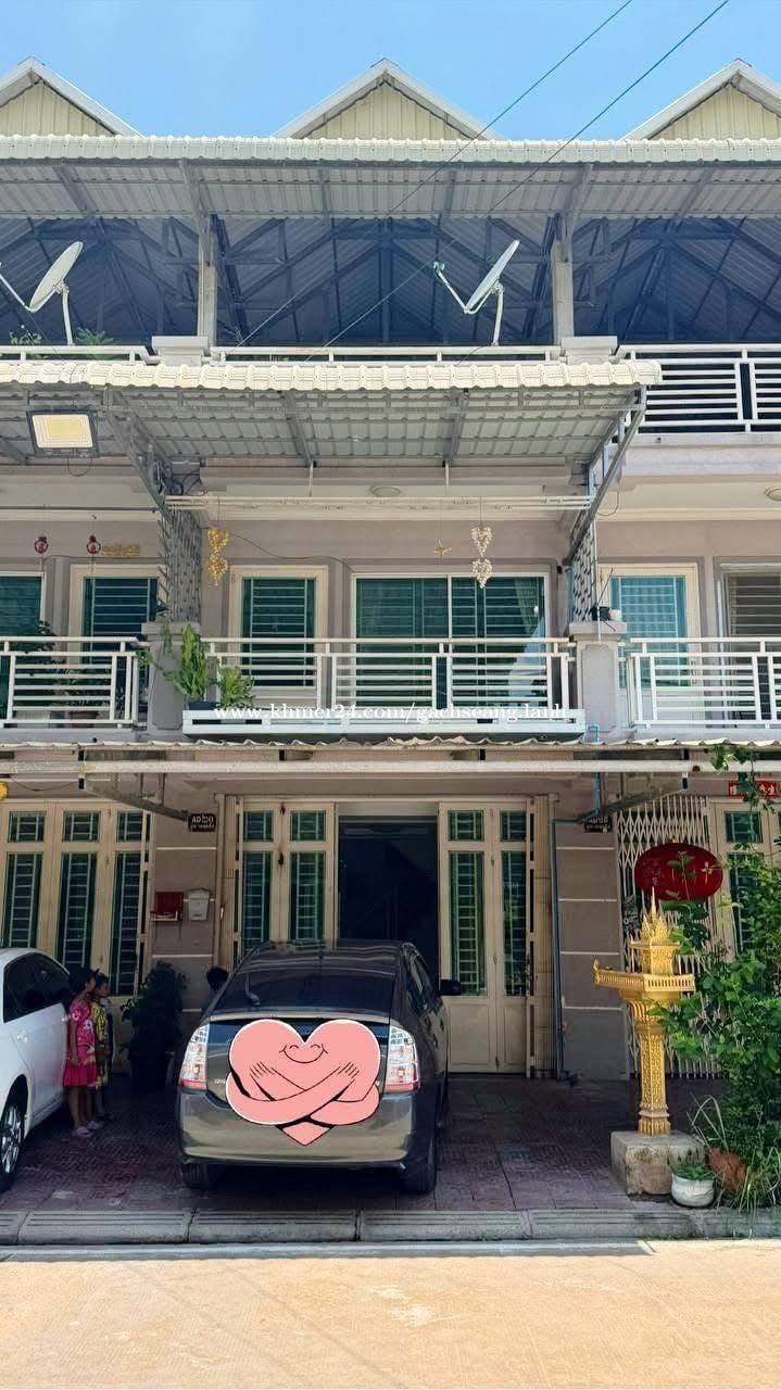 ផ្ទះល្វែងសម្រាប់ជួលនៅចំការដូង ក្រោយសាលាខណ្ឌដង្កោ/ House for Rent at Chamkar Doung, Phnom Penh