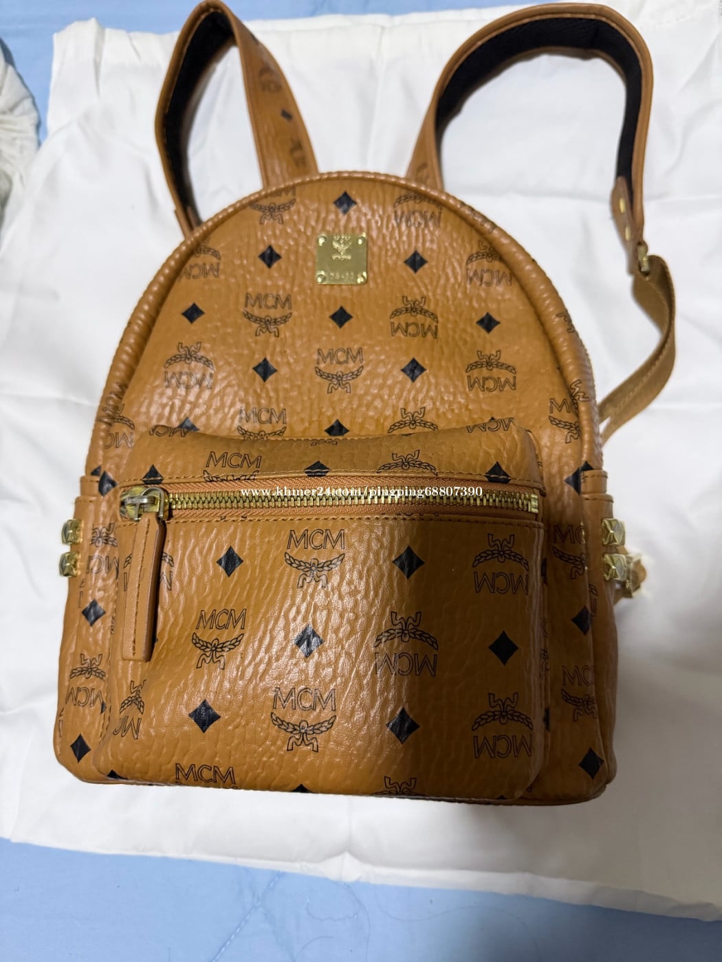 កាបូបស្ពាយ MCM