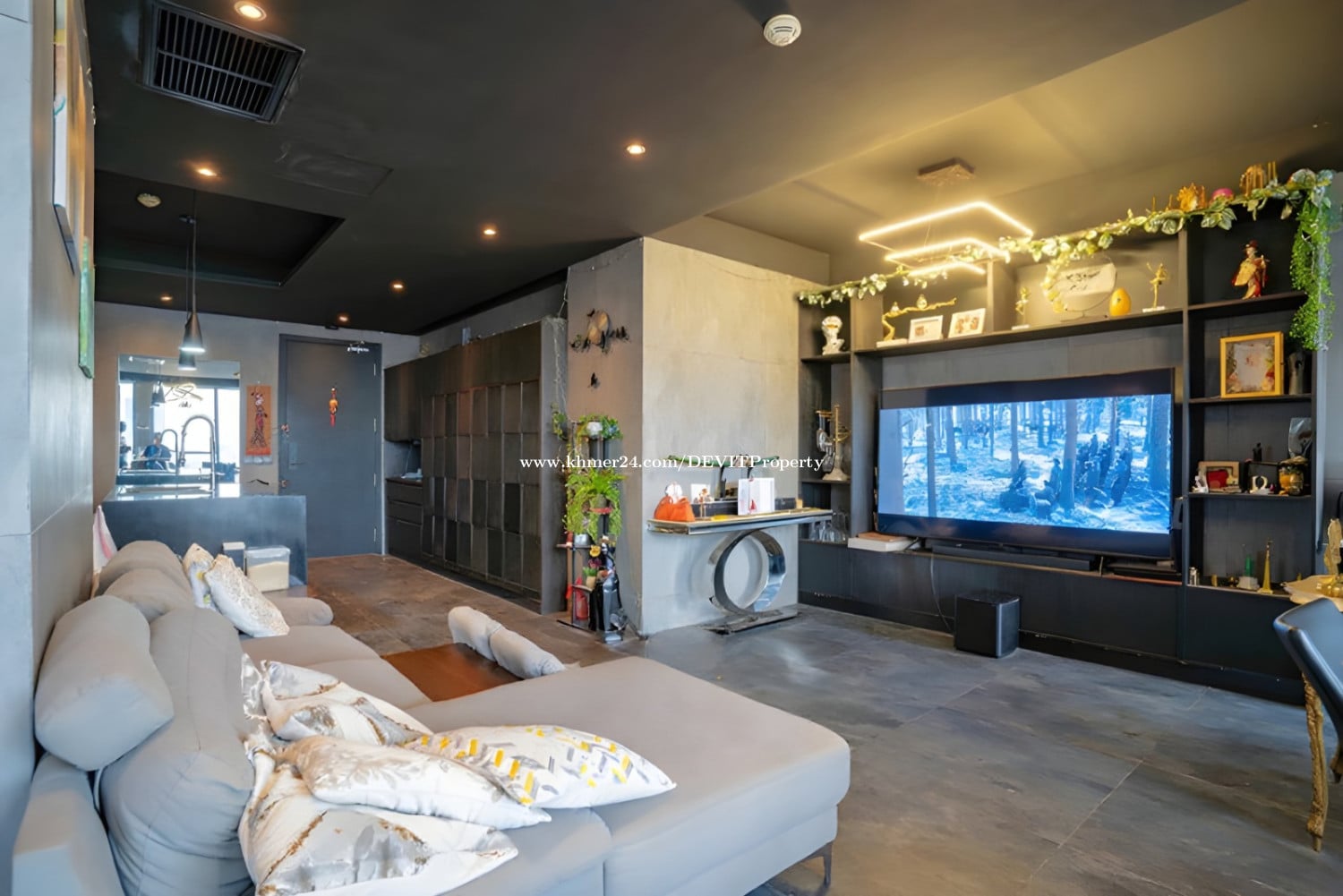 ๐
๐จ๐ซ ๐๐๐ง๐ญ: Stunning 2-Bed Apartment โ The Penthouse Residence, Tunle Bassac