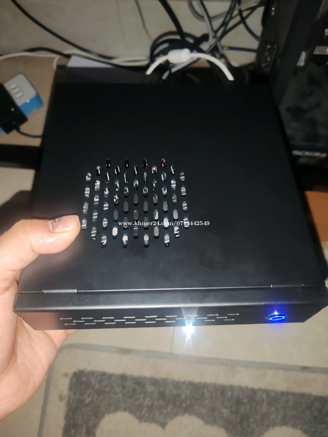 30$ include 19V adapter