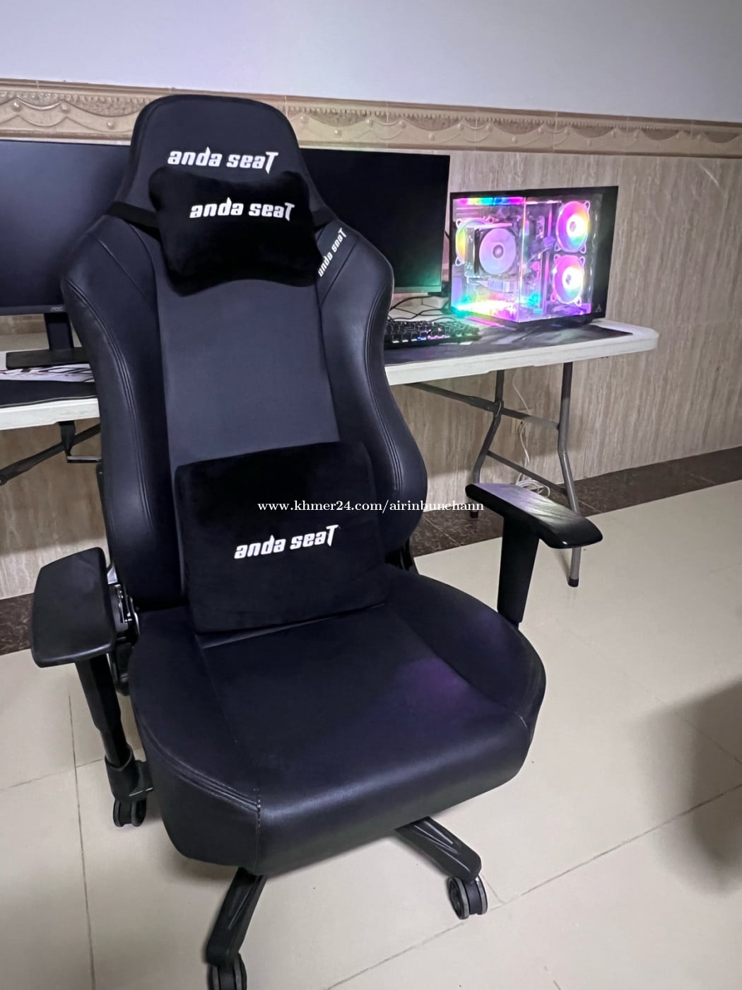 AndaSeat Luna premium Gaming chair Black New 98%