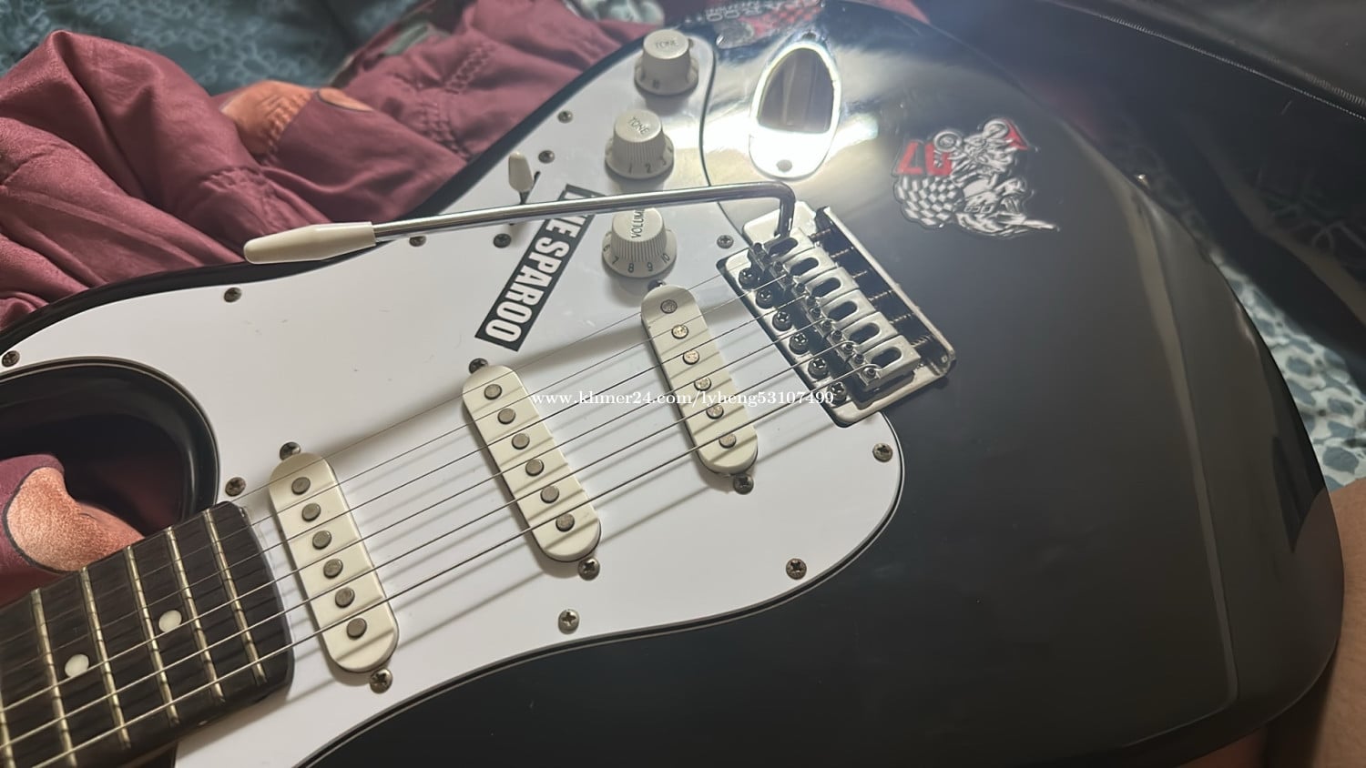 Guitar electric លក់ 80$ ចរចារ