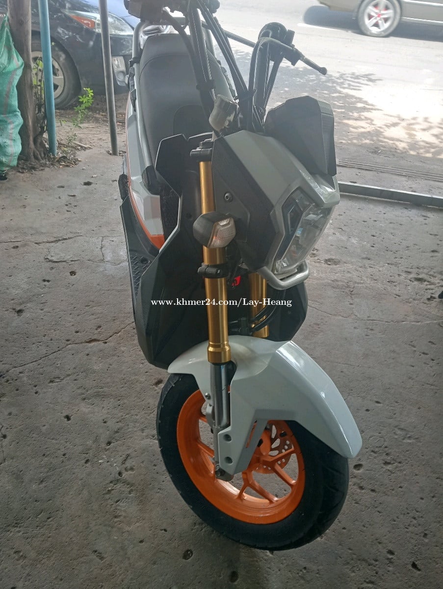Honda zoomer x