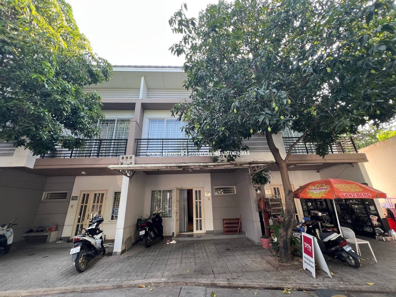 Link house LC1 for rent very urgent
