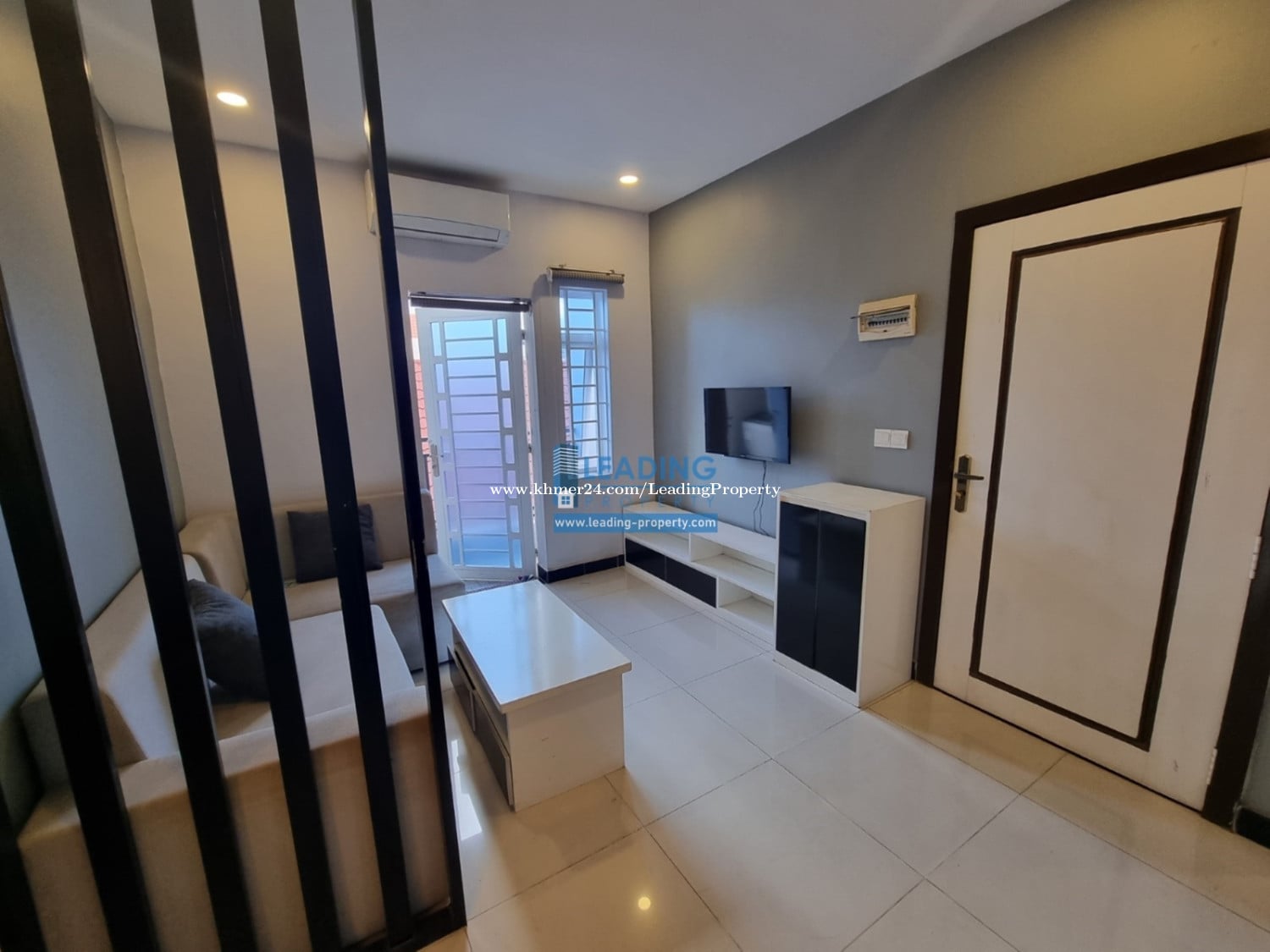 N555 | Western 2 Bedrooms Apartment For Rent Near Russian Market Free Wifi