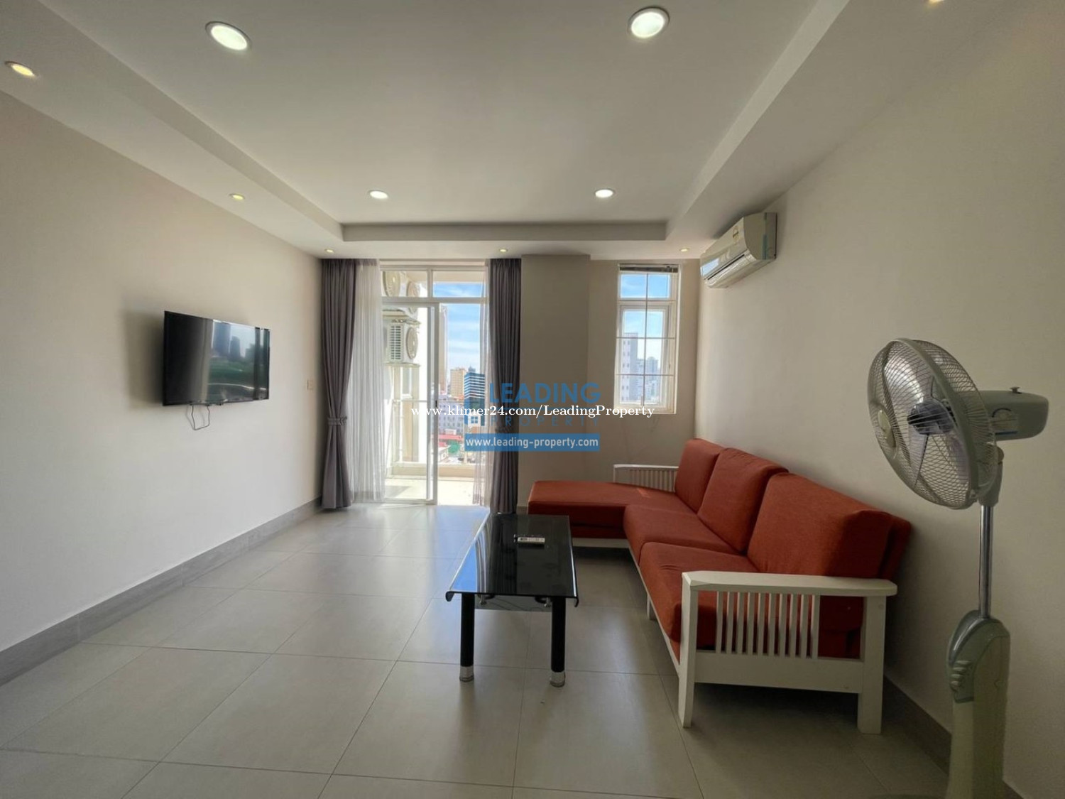 N568 | 3 Bedrooms Apartment For Rent in BKK2 Area
