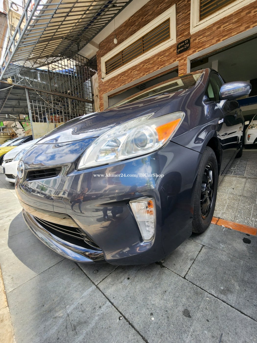 Prius 2013 option3 ប្រផេះ មូល100%