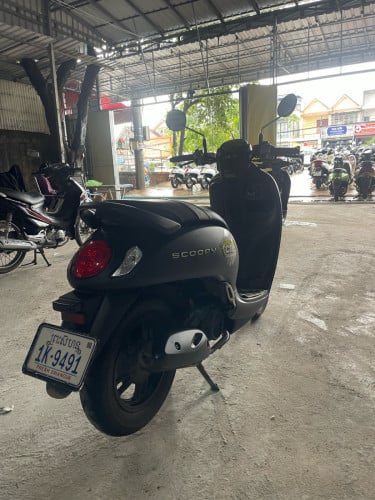 ម៉ូតូសានុំសុីនស្អាត