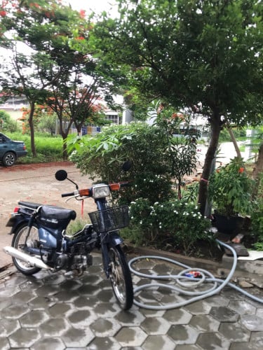 ម៉ូតូស្អាតធនមាំ