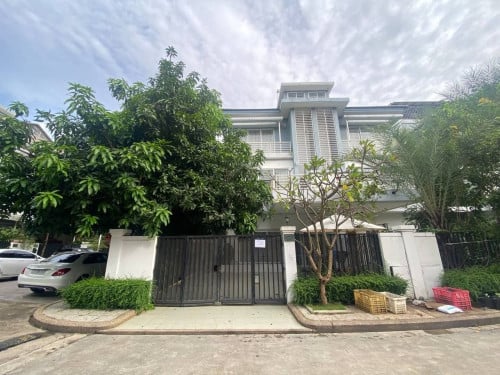 វីទ្បាភ្លោះសម្រាប់ជួលនៅបុរី ប៉េង ហួត ៥៩៨