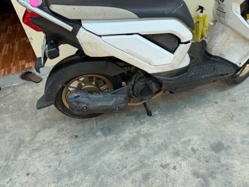 លក់ម៉ូតូ