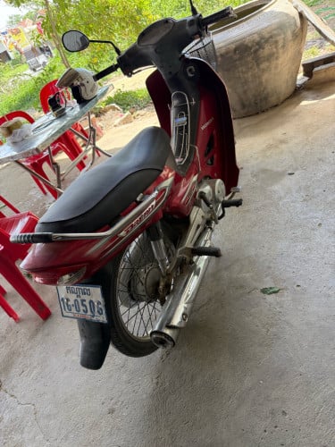 ម៉ូតូលក់