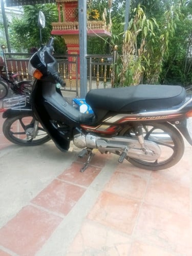 ម៉ូតូលក់ប្រញាប់រកស៊ីមានពន្ធត្រឹមត្រូវ